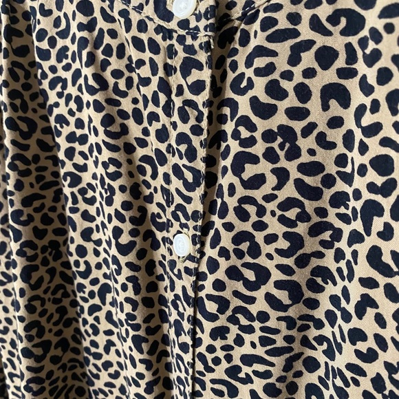 Old Navy leopard print button up short sleeve shirt L - Picture 5 of 9